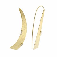 Gold diamond hammered crescent hoop earrings in 316L steel - E795